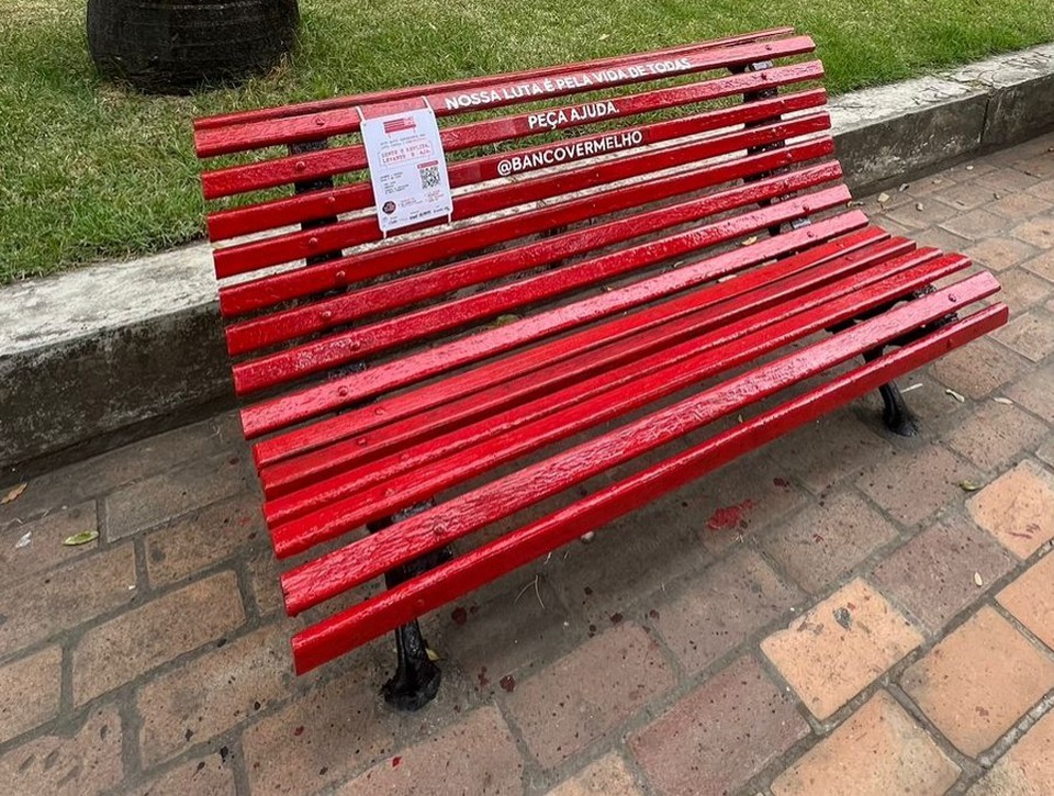 Banco Vermelho é usado em campanha contra feminicídios/Foto: Divulgação
