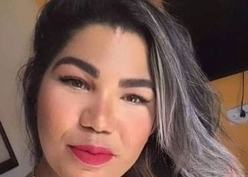 A vítima, identificada apenas como Laís, foi assassinada a tiros, em Goiana, na Mata Norte do Estado, no domingo (10)