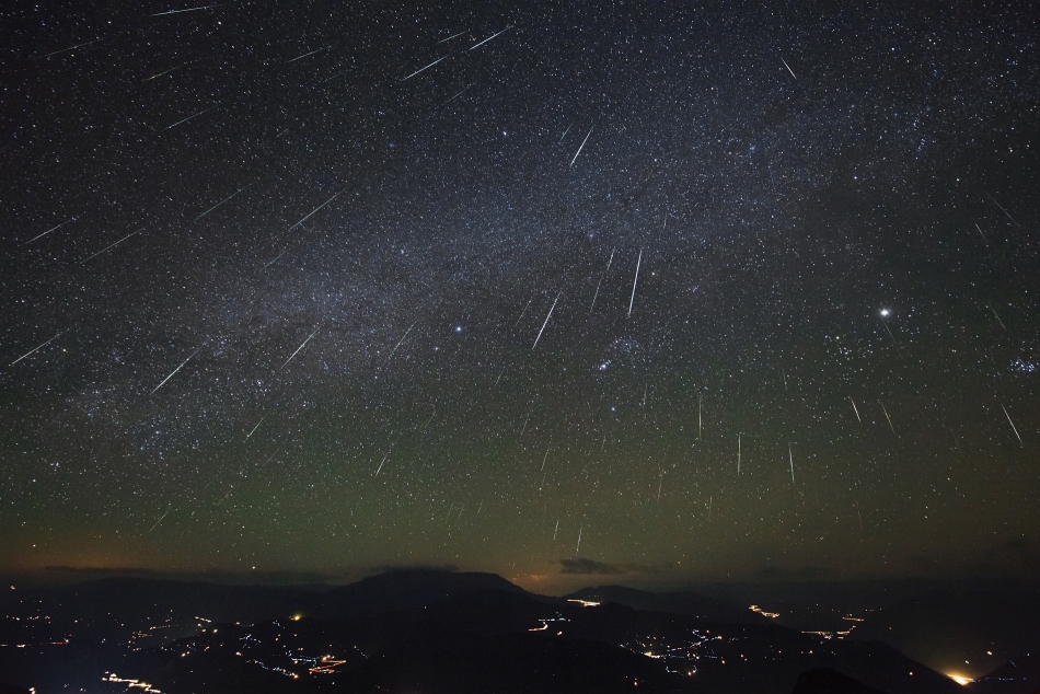 Última grande chuva de meteoros visível de 2023 acontecerá nesta semana/Foto: Jeff Dai/Nasa Última grande chuva de meteoros visível de 2023 acontecerá nesta semana/Foto: Jeff Dai/Nasa