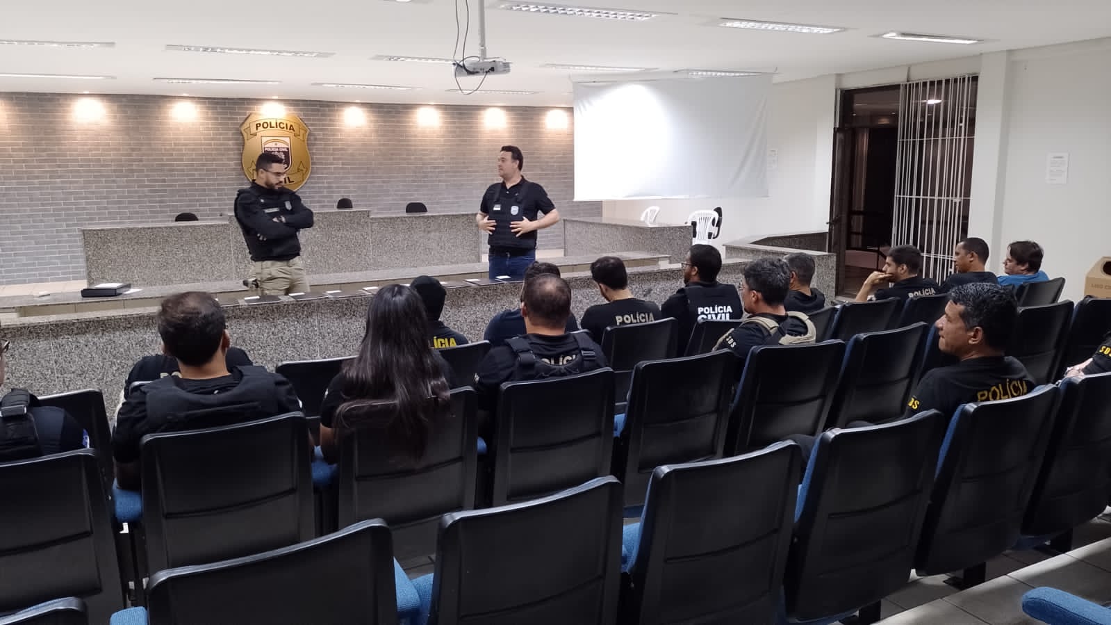 Policiais deflagraram operação contra suspeitos de crimes em Paudalho/Foto: Polícia Civil/Divulgação Policiais deflagraram operação contra suspeitos de crimes em Paudalho/Foto: Polícia Civil/Divulgação