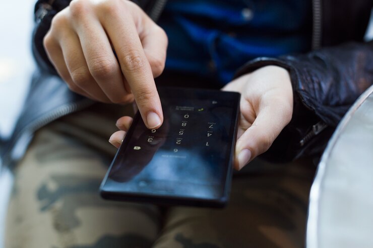 A SDS disponibiliza o programa Alerta Celular, criado em 2017 com o objetivo de auxiliar na identificação do aparelho pela polícia/Foto: Freepik A SDS disponibiliza o programa Alerta Celular, criado em 2017 com o objetivo de auxiliar na identificação do aparelho pela polícia/Foto: Freepik