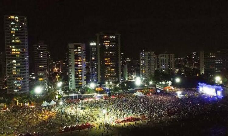Em Candeias, o show pirotécnico terá duração de 12 minutos/Foto: Divulgação/PMJ Em Candeias, o show pirotécnico terá duração de 12 minutos/Foto: Divulgação/PMJ