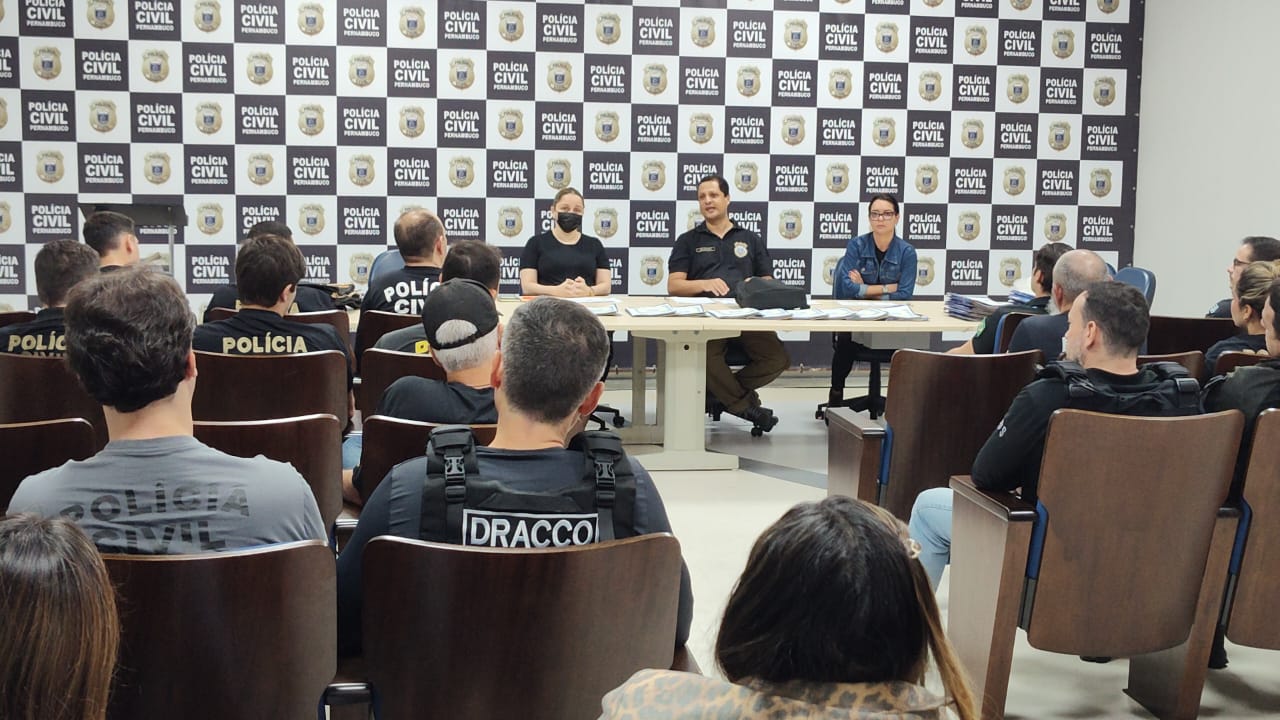 Um efetivo de 210 policiais civis participaram das diligências, nesta quarta (20)
