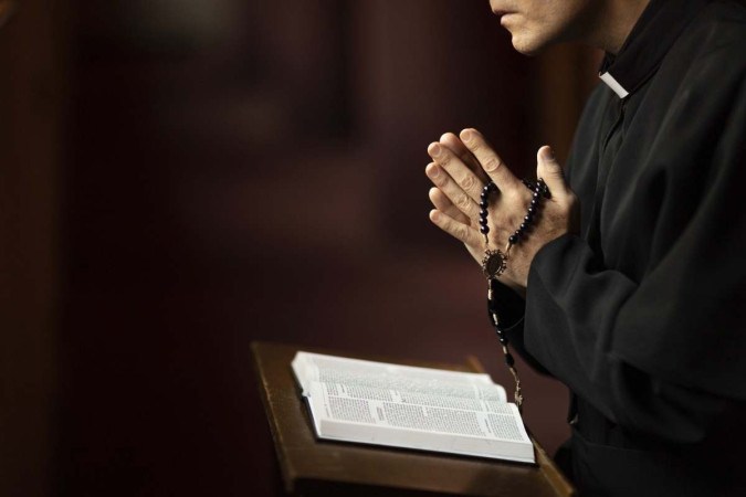 O padre da paróquia Beata Paulina Jaricot também divulgou uma carta pedindo perdão aos fiéis do bairo Croix-Rousse, localizado na França/foto: Reprodução/Freepik O padre da paróquia Beata Paulina Jaricot também divulgou uma carta pedindo perdão aos fiéis do bairo Croix-Rousse, localizado na França/foto: Reprodução/Freepik