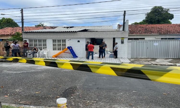 Morreram quatro pessoas no incêndio,  três crianças e uma cuidadora de 62 anos