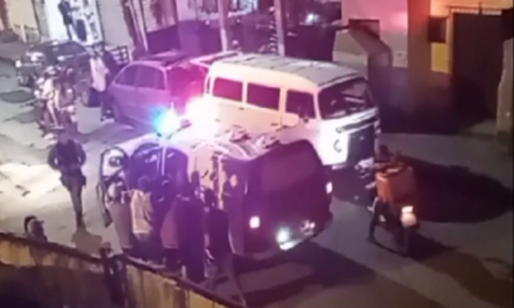 Ao todo, nove pessoas morreram, incluindo o suspeito, parentes dele e policiais militares. Uma grávida usada como escudo humano também foi atingida  e faleceu no hospital