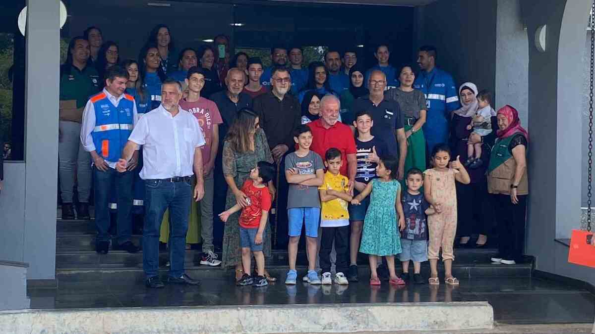 crédito: Mayara Souto/CB/D.A Press/O presidente Lula perguntou como todos estavam e por quanto tempo eles viajaram para chegar ao Brasil