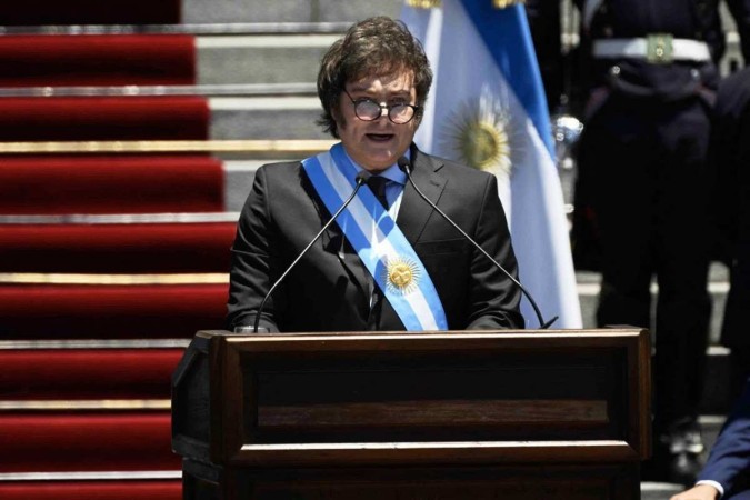 O novo decreto impede renovação de funcionários contratados há menos de um ano na administração central/Foto: Luis ROBAYO / AFP O novo decreto impede renovação de funcionários contratados há menos de um ano na administração central/Foto: Luis ROBAYO / AFP