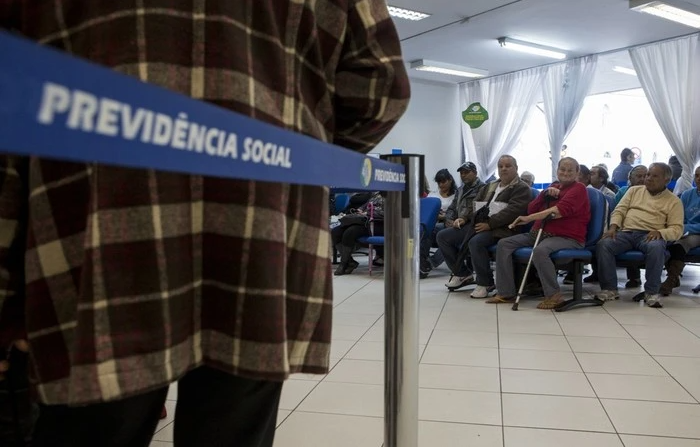 Pontuação, que soma idade e contribuição, sobe para 91 (mulheres) e 101 (homens)/Foto: Henry Milleo/ABr Pontuação, que soma idade e contribuição, sobe para 91 (mulheres) e 101 (homens)/Foto: Henry Milleo/ABr