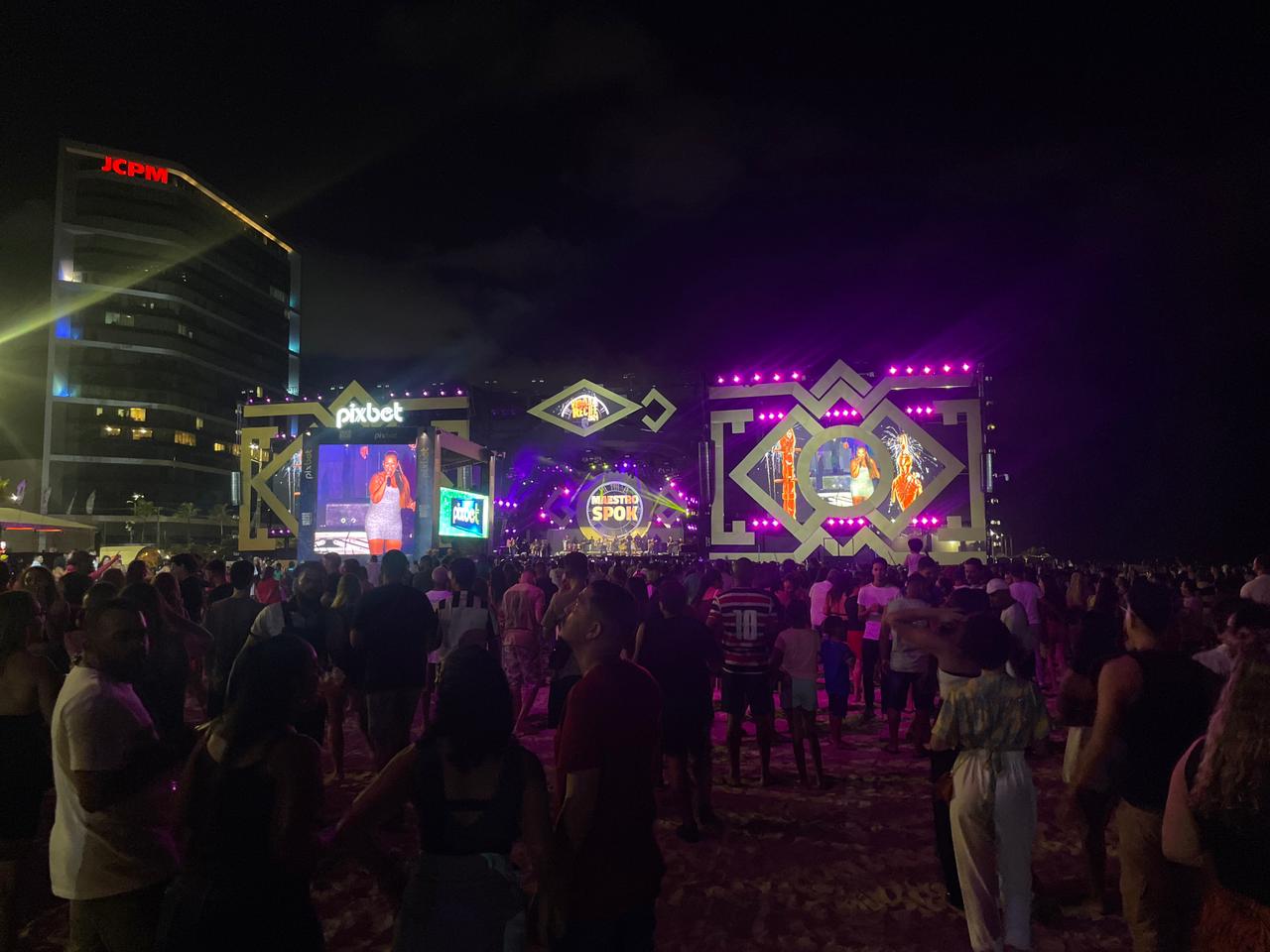 Mais de 20 artistas se apresentaram em quatro palcos espalhados em locais estratégicos da cidade./Foto: Rômulo Chico/DP Mais de 20 artistas se apresentaram em quatro palcos espalhados em locais estratégicos da cidade./Foto: Rômulo Chico/DP
