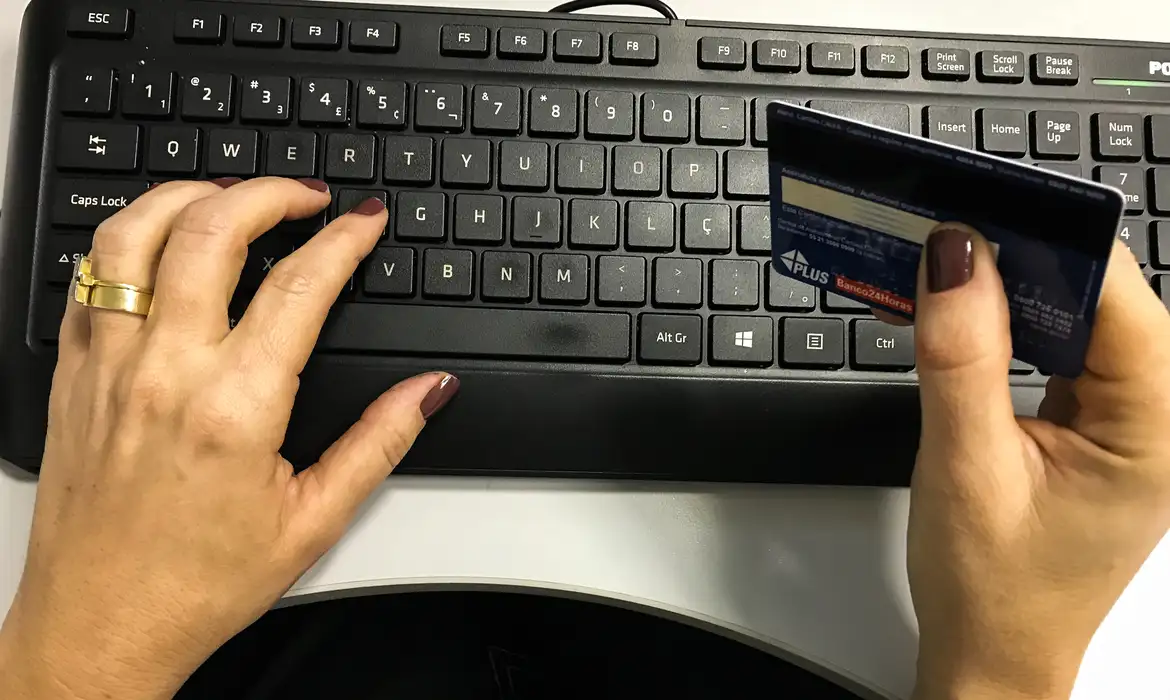 Juros do rotativo passam a ser limitados a 100% da dívida/Crédito: Marcello Casal Jr / Agência Brasil / Arquivo Juros do rotativo passam a ser limitados a 100% da dívida/Crédito: Marcello Casal Jr / Agência Brasil / Arquivo