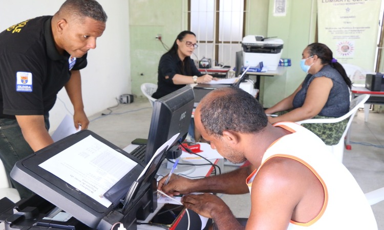 É obrigatório apresentação da cópia e original do RG, CPF e comprovante de residência. Após o cadastro, o empreendedor precisará efetuar o pagamento de uma taxa/Foto: Secom/Olinda É obrigatório apresentação da cópia e original do RG, CPF e comprovante de residência. Após o cadastro, o empreendedor precisará efetuar o pagamento de uma taxa/Foto: Secom/Olinda