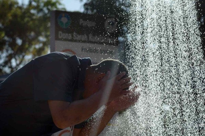 O período entre julho e dezembro de 2023 bateu todos os recordes mensais de calor/foto: Ed Alves/CB/DA.Press O período entre julho e dezembro de 2023 bateu todos os recordes mensais de calor/foto: Ed Alves/CB/DA.Press