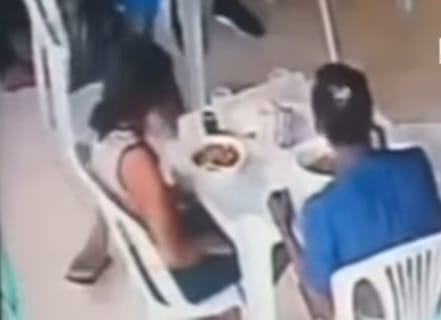 Uma câmera de segurança registrou o momento da tentativa de homicídio/Foto: Reprodução/Instagram