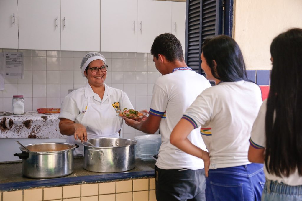 Merendeiras fazem capacitação e mudam cardápio/Foto: Governo de Pernambuco/Divulgação Merendeiras fazem capacitação e mudam cardápio/Foto: Governo de Pernambuco/Divulgação