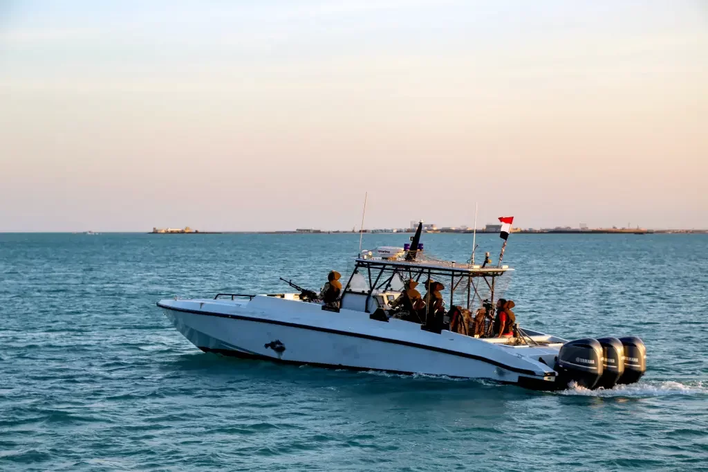 Houthis atacam embarcações comerciais que navegam pelo Mar Vermelho/foto: Khaled Ziad/AFP Houthis atacam embarcações comerciais que navegam pelo Mar Vermelho/foto: Khaled Ziad/AFP