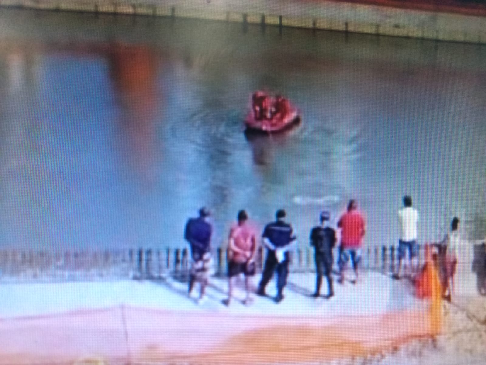 Bombeiros fizeram buscas no canal do Fragoso, em Olinda/Foto: Redes Sociais Bombeiros fizeram buscas no canal do Fragoso, em Olinda/Foto: Redes Sociais