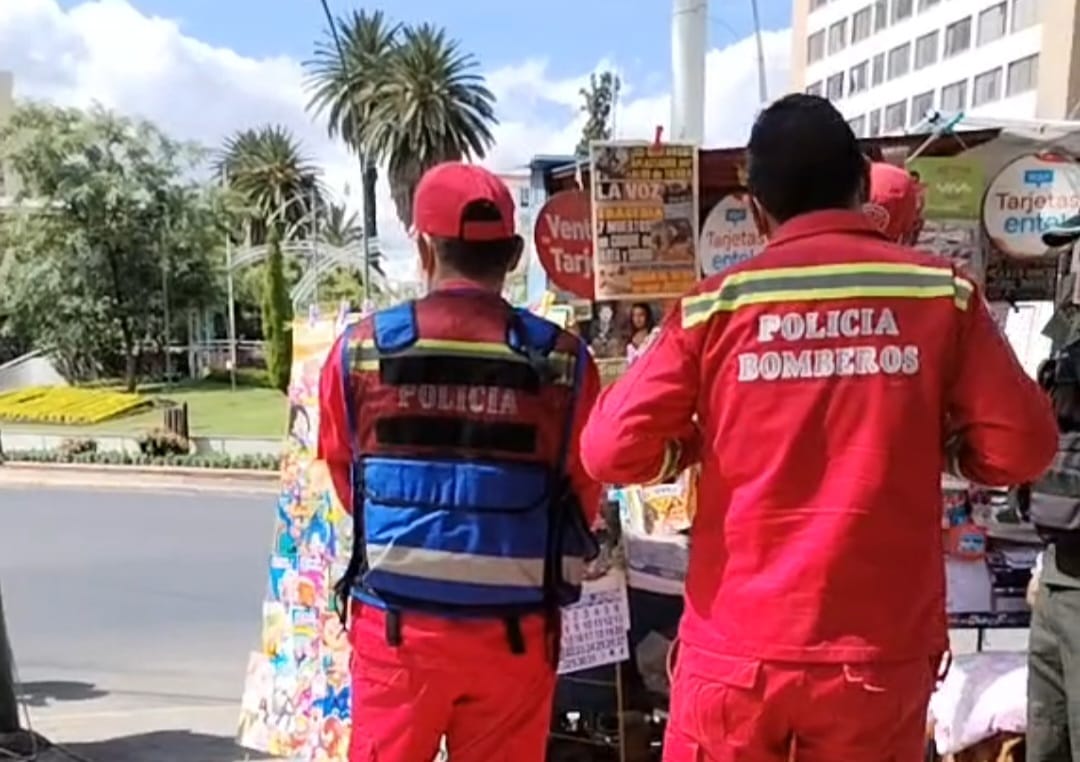 A jovem fraturou a mandíbula e teve uma convulsão após a queda/Foto: Reprodução/Facebook A jovem fraturou a mandíbula e teve uma convulsão após a queda/Foto: Reprodução/Facebook