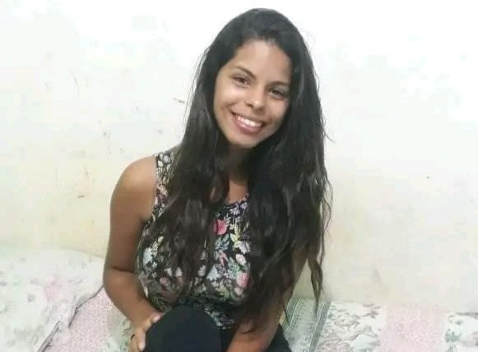 A jovem sumiu ao sair de casa no domingo (14), mas foi localizada 24 horas depois, na cidade vizinha onde a família mora, no Agreste do Estado/Foto: Reprodução/Redes sociais A jovem sumiu ao sair de casa no domingo (14), mas foi localizada 24 horas depois, na cidade vizinha onde a família mora, no Agreste do Estado/Foto: Reprodução/Redes sociais
