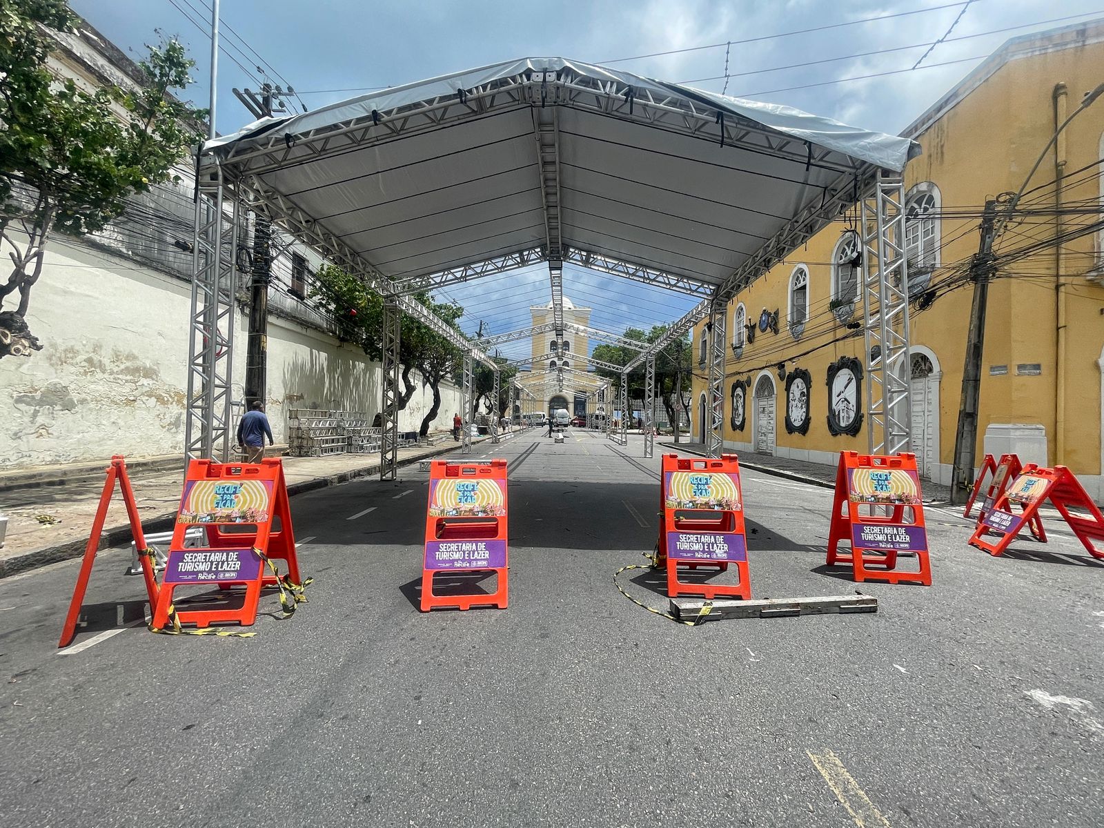Estrutura da Central do Carnaval está sendo montada no Recife/Foto: Romulo Chico/DP Estrutura da Central do Carnaval está sendo montada no Recife/Foto: Romulo Chico/DP