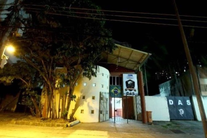 Quando chegou à loja que trabalhava a família o incentivou a ir a delegacia fazer queixa, lá, ele optou por confessar a farsa. Pela confissão, foi preso em flagrante sem direito à fiança/foto: Divulgação