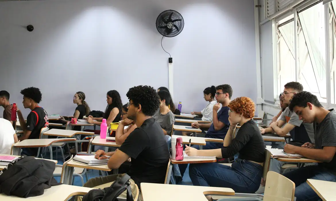A isenção pode ser solicitada por candidatos inscritos no CadÚnico/Crédito: Rovena Rosa / Agência Brasil A isenção pode ser solicitada por candidatos inscritos no CadÚnico/Crédito: Rovena Rosa / Agência Brasil