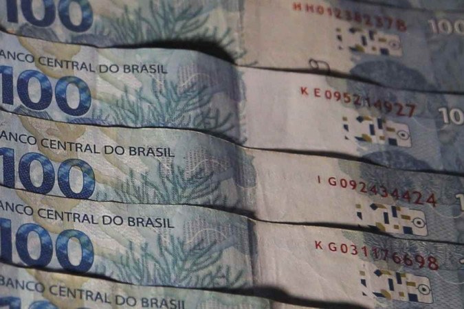 o montante arrecadado é o segundo maior desde 1995, quando foi iniciada a série, e fica atrás somente do resultado do ano passado, quando os valores atingiram R$ 2,36 trilhões/Crédito: José Cruz/Agência Brasil o montante arrecadado é o segundo maior desde 1995, quando foi iniciada a série, e fica atrás somente do resultado do ano passado, quando os valores atingiram R$ 2,36 trilhões/Crédito: José Cruz/Agência Brasil