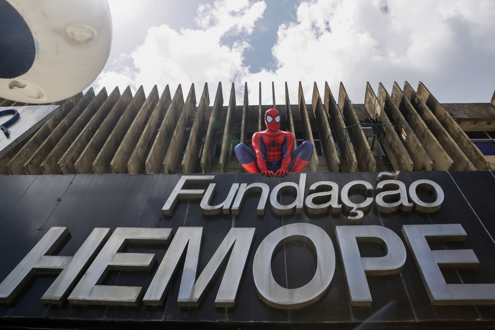 Homem-Aranha animou a doação de sangue no hemope 