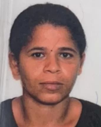 Roseli de Oliveira, de 26 anos, estava grávida de cinco meses e estava dormindo com o marido e a filha do casal, quando foi alvejada pelos disparos/Foto: Reprodução/Redes Sociais Roseli de Oliveira, de 26 anos, estava grávida de cinco meses e estava dormindo com o marido e a filha do casal, quando foi alvejada pelos disparos/Foto: Reprodução/Redes Sociais