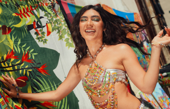 Oriunda do Recife, Ananda explora o pagode baiano em 'Muvuka'/Crédito: Juliana Ferrer