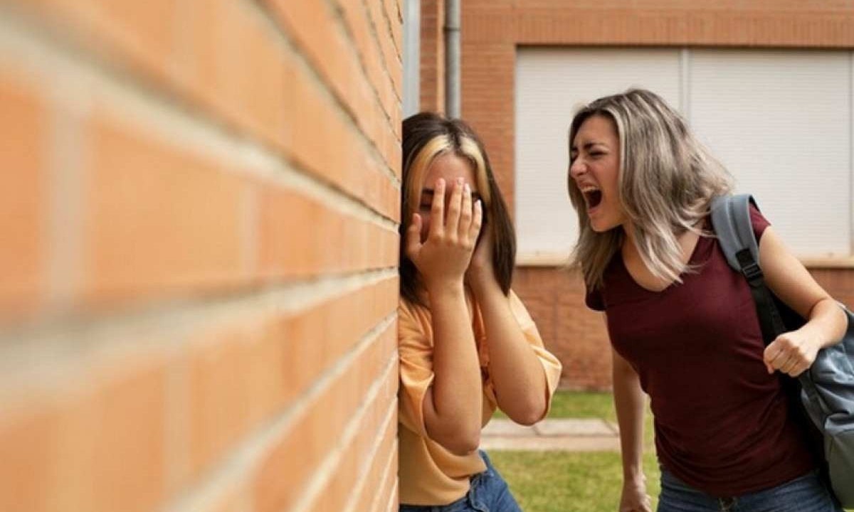 um em cada 10 estudantes brasileiros é vítima de bullying e cyberbullying, prática que se refere a atos de intimidação e violência física ou psicológica, geralmente em ambiente escolar/foto: Freepik um em cada 10 estudantes brasileiros é vítima de bullying e cyberbullying, prática que se refere a atos de intimidação e violência física ou psicológica, geralmente em ambiente escolar/foto: Freepik