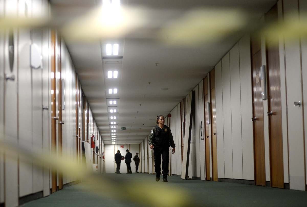 Operação da Polícia Federal no gabinete do deputado Alexandre Ramagem