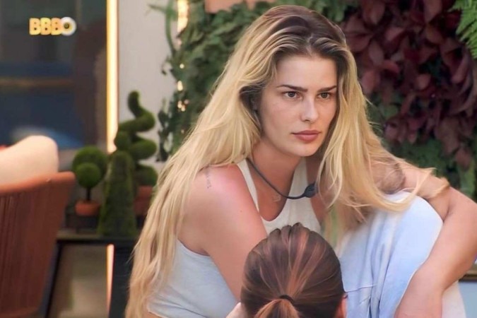 "Eu não gosto dessas brincadeiras, cara. Eu não vou ficar mais dando intimidade para o Marcus, juro", desabafou Yasmin/foto: Reprodução/Globoplay "Eu não gosto dessas brincadeiras, cara. Eu não vou ficar mais dando intimidade para o Marcus, juro", desabafou Yasmin/foto: Reprodução/Globoplay