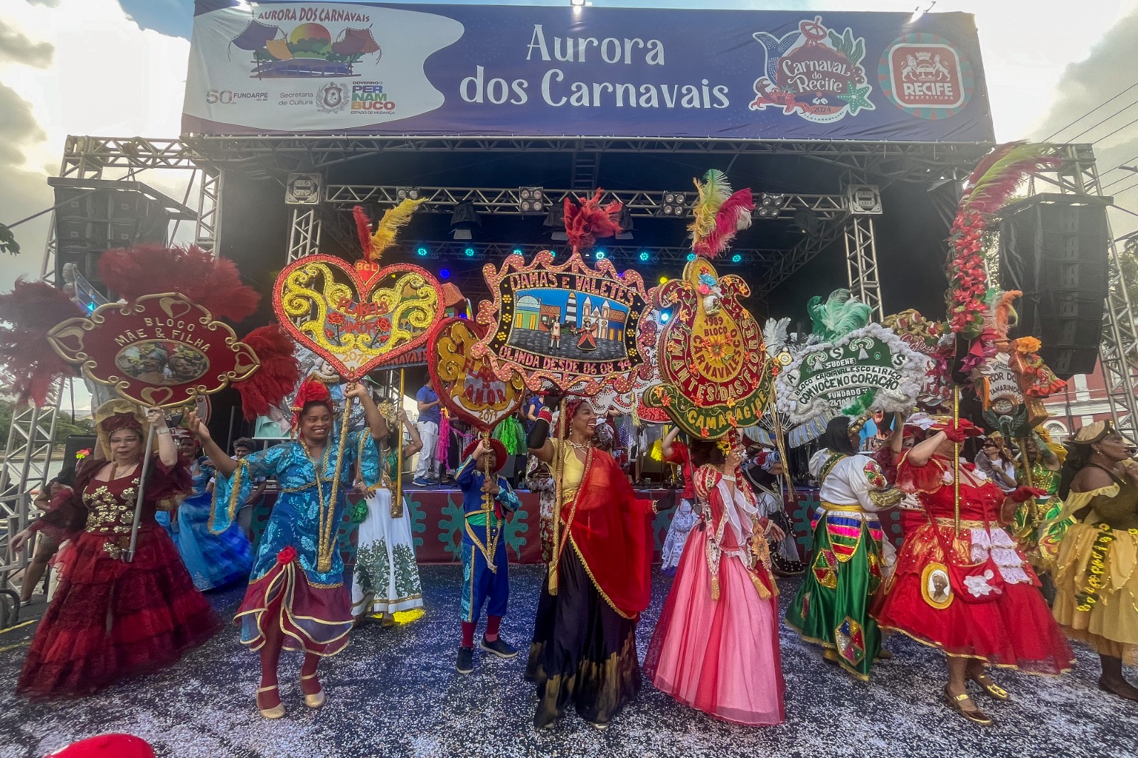 O evento aconteceu na Rua da Aurora, na área Central do Recife, reunindo mais de 20 agremiações de Pau e Cordas/Foto: Rafael Vieira/DP O evento aconteceu na Rua da Aurora, na área Central do Recife, reunindo mais de 20 agremiações de Pau e Cordas/Foto: Rafael Vieira/DP