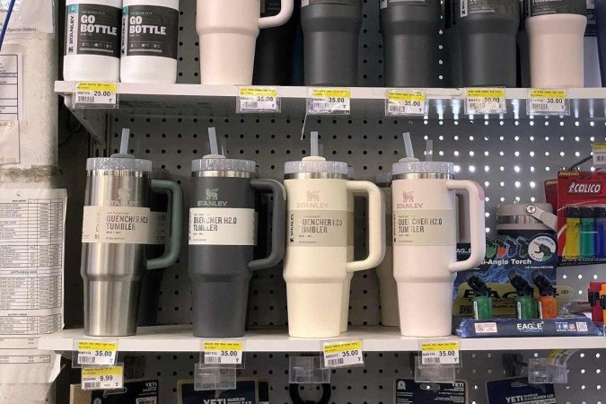 A empresa garantiu que não existe chumbo em qualquer superfície dos produtos como copos ou garrafas térmicas - (crédito: JUSTIN SULLIVAN / GETTY IMAGES NORTH AMERICA / Getty Images via AFP)/ A empresa garantiu que não existe chumbo em qualquer superfície dos produtos como copos ou garrafas térmicas - (crédito: JUSTIN SULLIVAN / GETTY IMAGES NORTH AMERICA / Getty Images via AFP)/