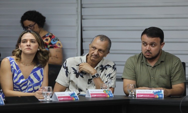 A informação sobre a estrutura de saúde para a folia foi divulgada, nesta terça (30), em entrevista coletiva, na sede da prefeitura, no Cais do Apolo, no Centro