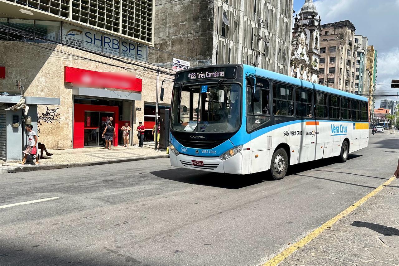 O passageiro deve pegar o ônibus no mesmo ponto em que desembarcou./Foto: Divulgação O passageiro deve pegar o ônibus no mesmo ponto em que desembarcou./Foto: Divulgação
