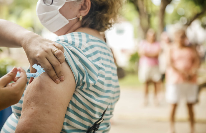 O Recife conta com 170 salas de vacina abertas de segunda a sexta e cinco centros de vacinação de domingo a domingo,/Foto: Divulgação/PCR O Recife conta com 170 salas de vacina abertas de segunda a sexta e cinco centros de vacinação de domingo a domingo,/Foto: Divulgação/PCR