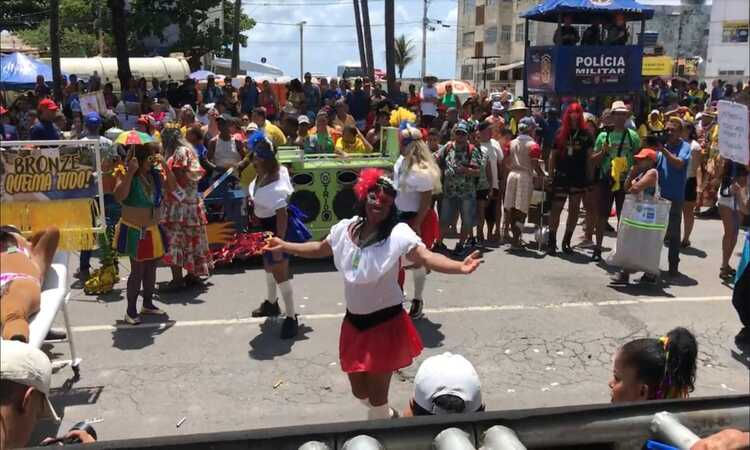O desfile começa a partir das 12h do próximo domingo (04), este ano, devido a pedidos dos desfilantes, haverá premiação para os segundos lugares/Foto: Marcelo Demo O desfile começa a partir das 12h do próximo domingo (04), este ano, devido a pedidos dos desfilantes, haverá premiação para os segundos lugares/Foto: Marcelo Demo