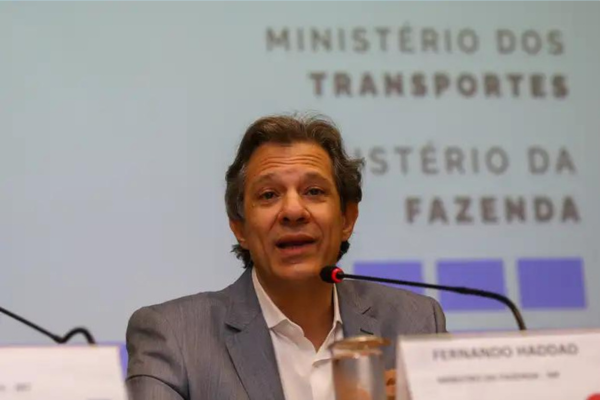Na abertura do ano legislativo na última segunda-feira (05), Arthur Lira, presidente da câmara, cobrou publicamente o Executivo/Crédito: Wilson Dias/Agência Brasil Na abertura do ano legislativo na última segunda-feira (05), Arthur Lira, presidente da câmara, cobrou publicamente o Executivo/Crédito: Wilson Dias/Agência Brasil