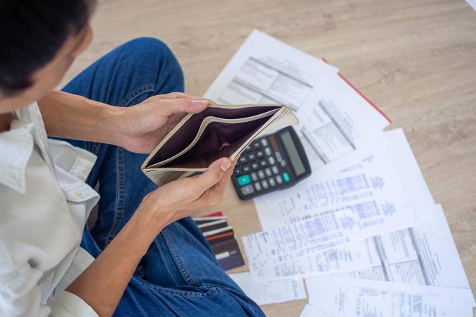 Atraso médio no pagamento é de 58 dias, afetando 30,8% da renda/Freepik Atraso médio no pagamento é de 58 dias, afetando 30,8% da renda/Freepik