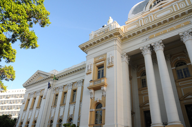 As unidades judiciárias do Tribunal de Justiça de Pernambuco (TJPE) realizarão atendimento virtual para demandas urgentes de 1º e 2° Graus de caráter cível e criminal./Foto: Arquivo DP As unidades judiciárias do Tribunal de Justiça de Pernambuco (TJPE) realizarão atendimento virtual para demandas urgentes de 1º e 2° Graus de caráter cível e criminal./Foto: Arquivo DP