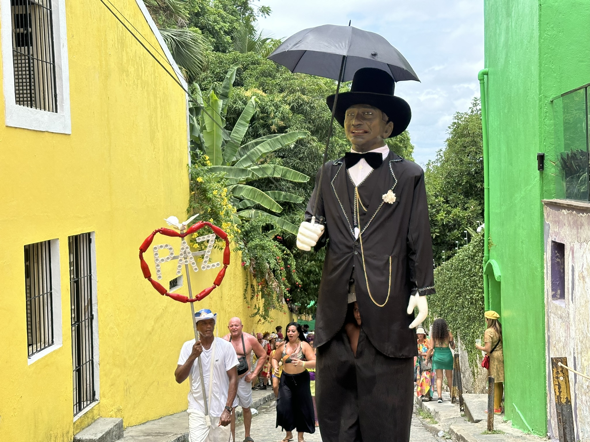 Os dois homenageados estiveram juntos do desfile/Thiago Bunzen/ Secom Olinda