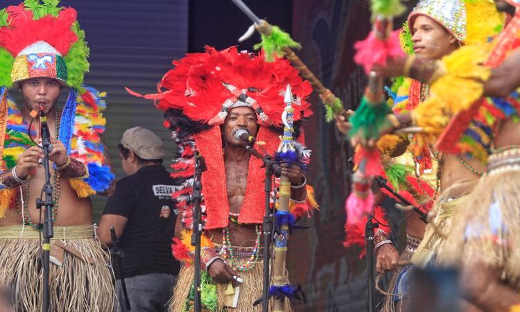 A tribo Índios Ubirajara de Itapisssuma, que se apresentou fazendo a dança indígena %u2018Toré%u2019, uma manifestação cultural de grande importância para os indígenas