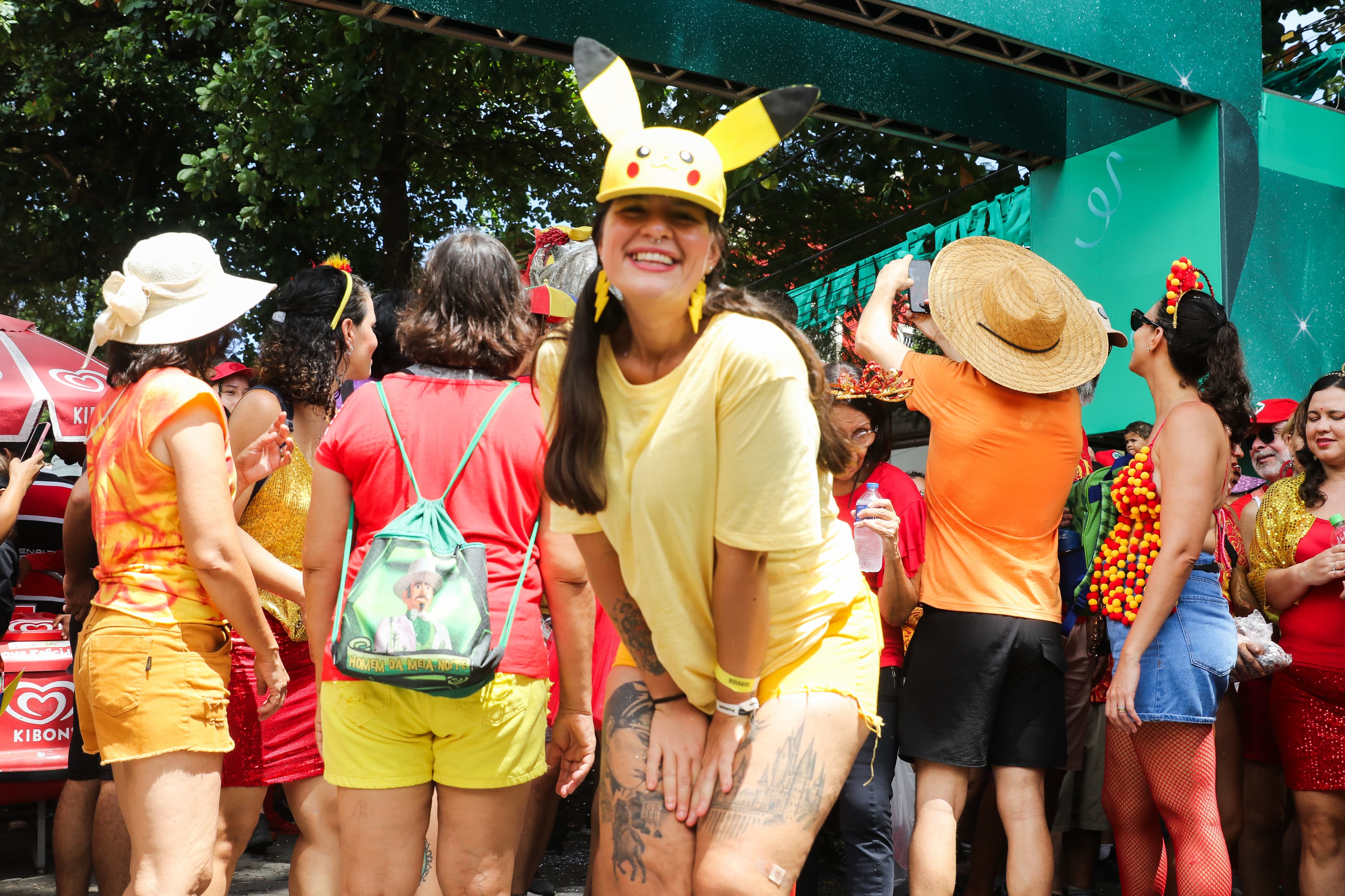 Personagem do Pikachu também esteve presente no Bloco