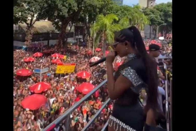 Ludmilla no bloco Fervo da Lud/foto: Redes sociais/ Reprodução Ludmilla no bloco Fervo da Lud/foto: Redes sociais/ Reprodução