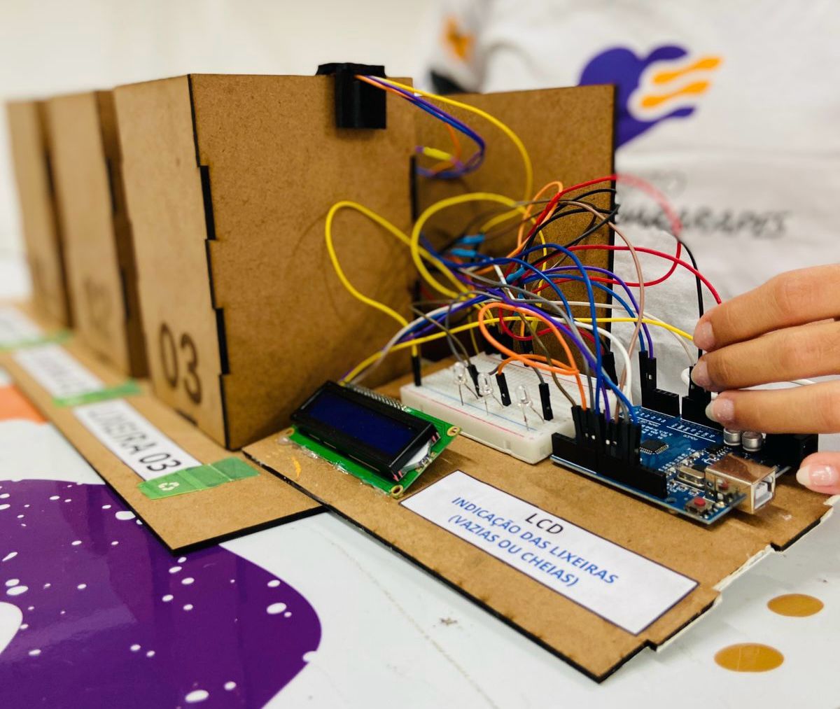 Entre as inovações está a lixeira inteligente e o sensor para pessoas com deficiência visual/Divulgação Entre as inovações está a lixeira inteligente e o sensor para pessoas com deficiência visual/Divulgação