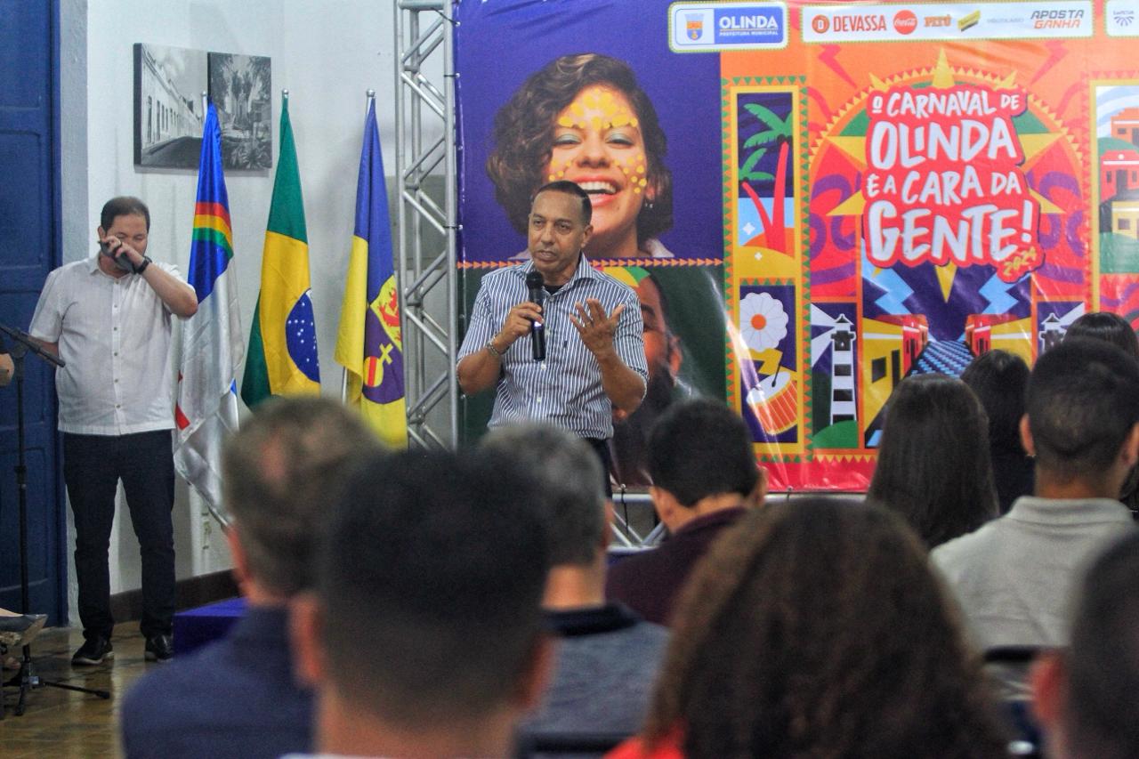 Prefeito de Olinda, Lupércio, apresentou dados do Carnaval 2024/Foto: Rômulo Chico/Esp DP Foto Prefeito de Olinda, Lupércio, apresentou dados do Carnaval 2024/Foto: Rômulo Chico/Esp DP Foto