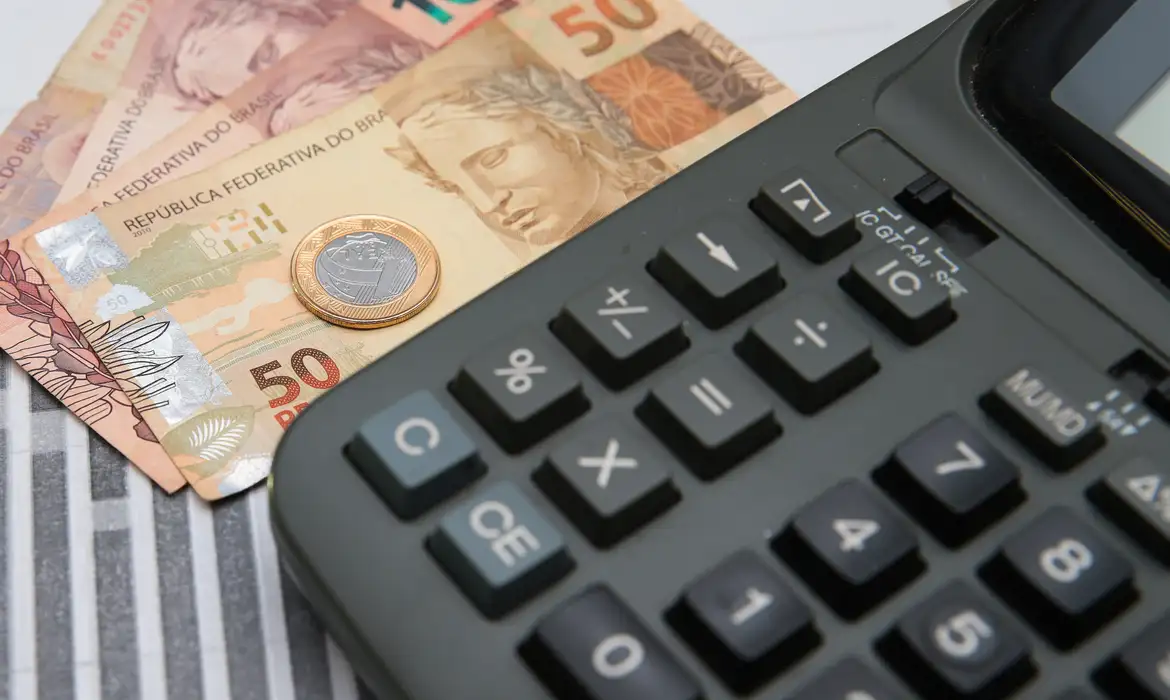A estimativa está no Boletim Focus desta quinta-feira (15)/foto: Marcello Casal Jr/Agência Brasil