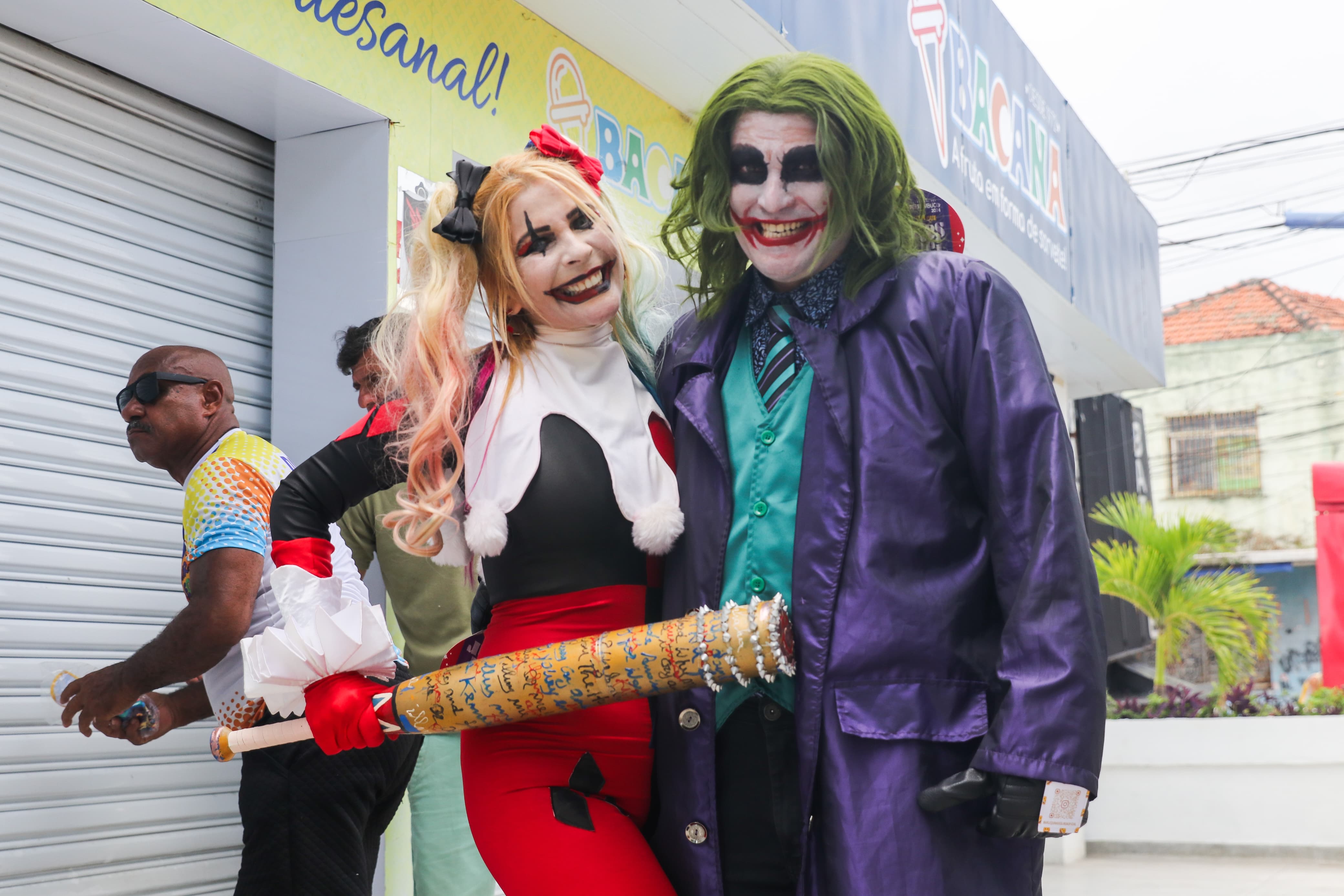 Irreverência e criatividade marcam as fantasias